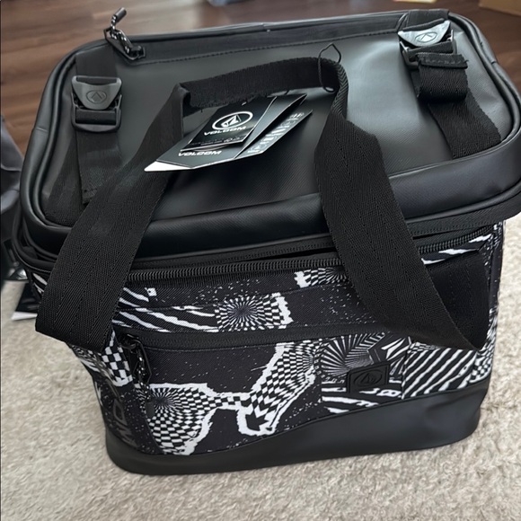 Volcom cooler lunch bag - Picture 1 of 6